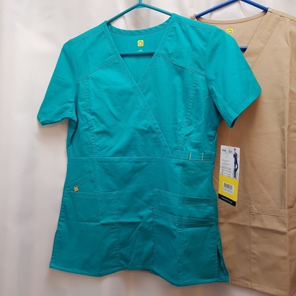 Wonder Wink women's XS Scrub tops 2 size XS, tan & teal, NWT - Picture 3 of 11